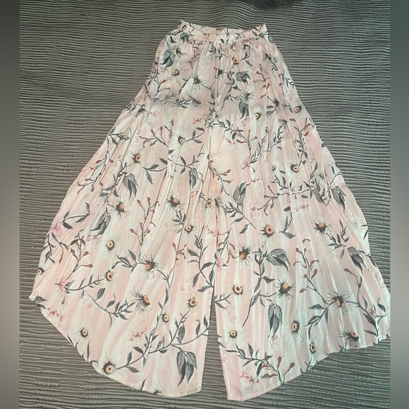 Somedays loving Floral Two piece set - Picture 2 of 2